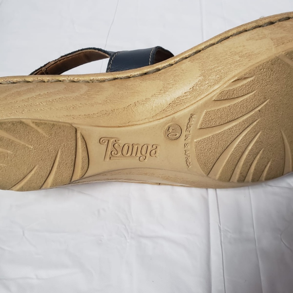 Sandals - Picture 3 of 5